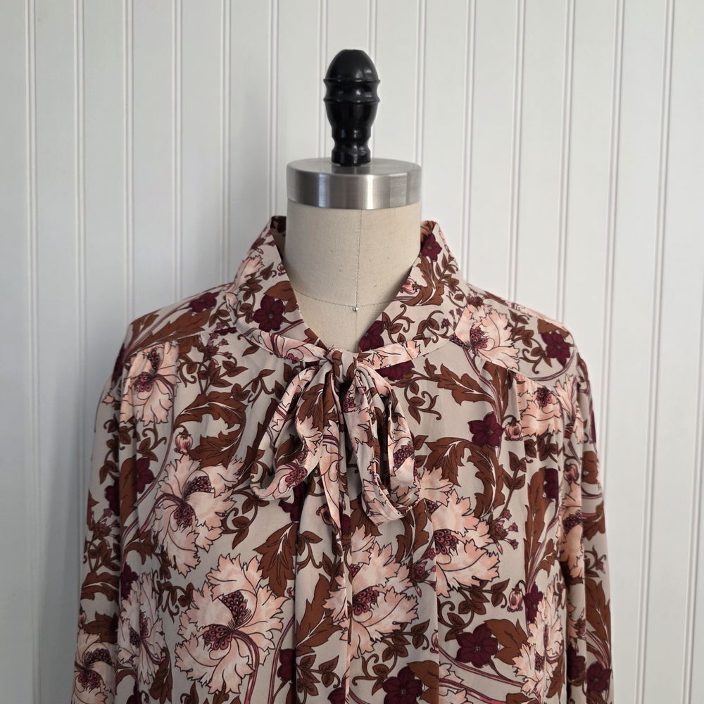 Ann Tylor Romantic Floral Tie-Neck Blouse XL - Picture 2 of 7